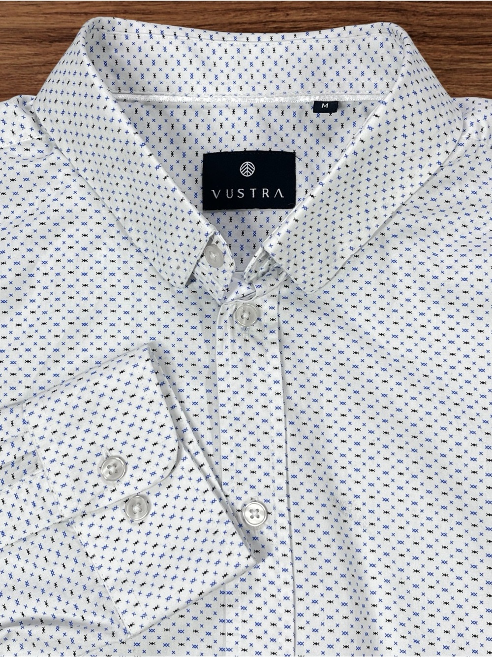 VUSTRA Men’s White Micro Geometric Print Dress Shirt. Medium